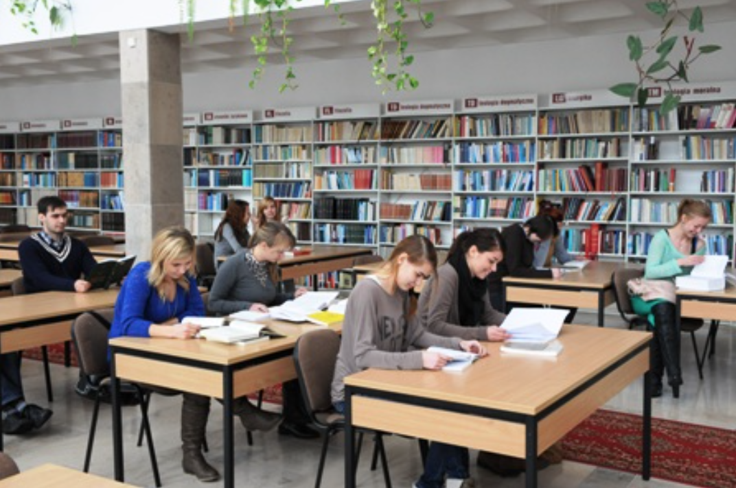 Biblioteka "Hosianum"